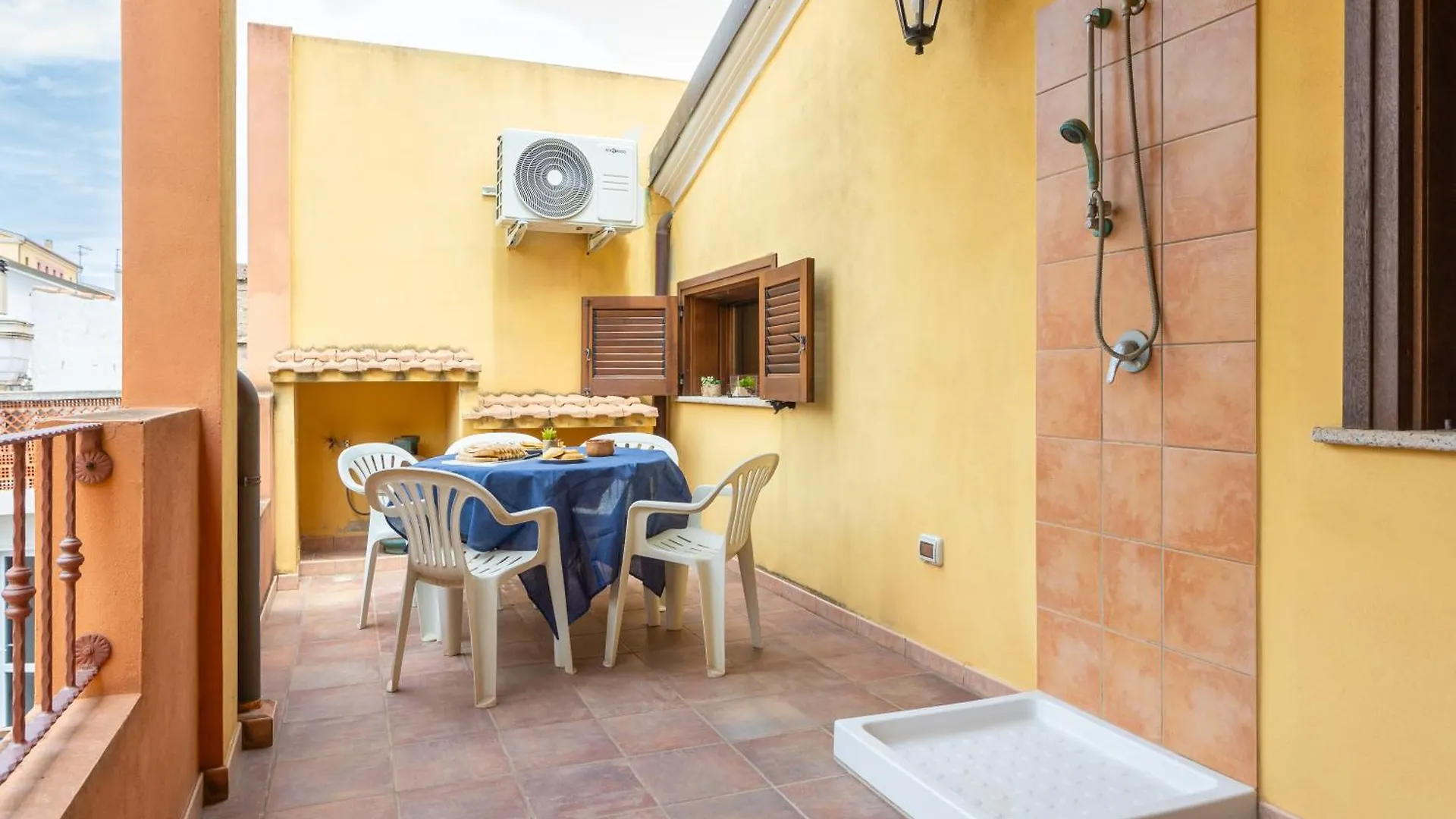 Sant'Antioco - Spazioso Appartamento Al Centro Apartmán