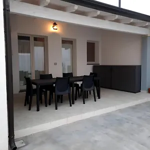  Appartamento Su Palazzina Storica In Centro A