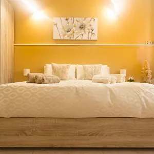 Montellino's Oro Bed & Breakfast