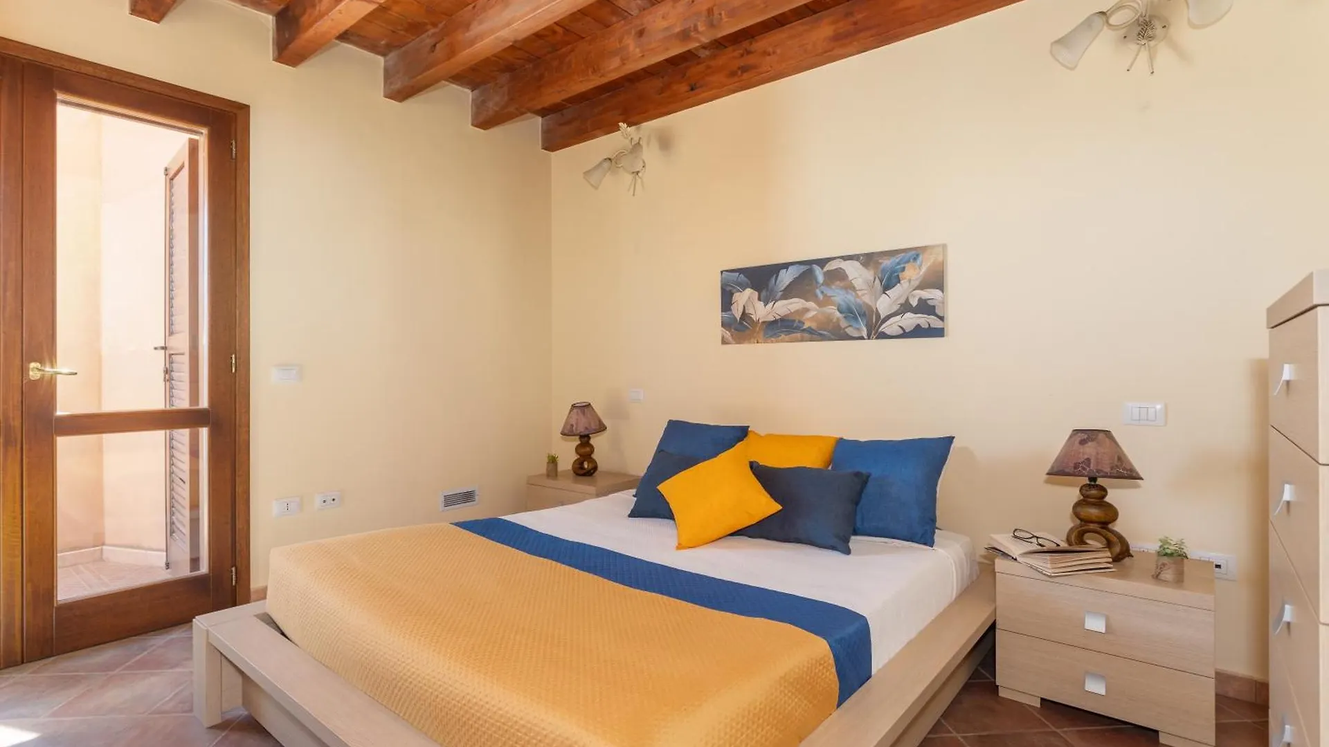 Sant'Antioco - Spazioso Appartamento Al Centro 0*,  Italy