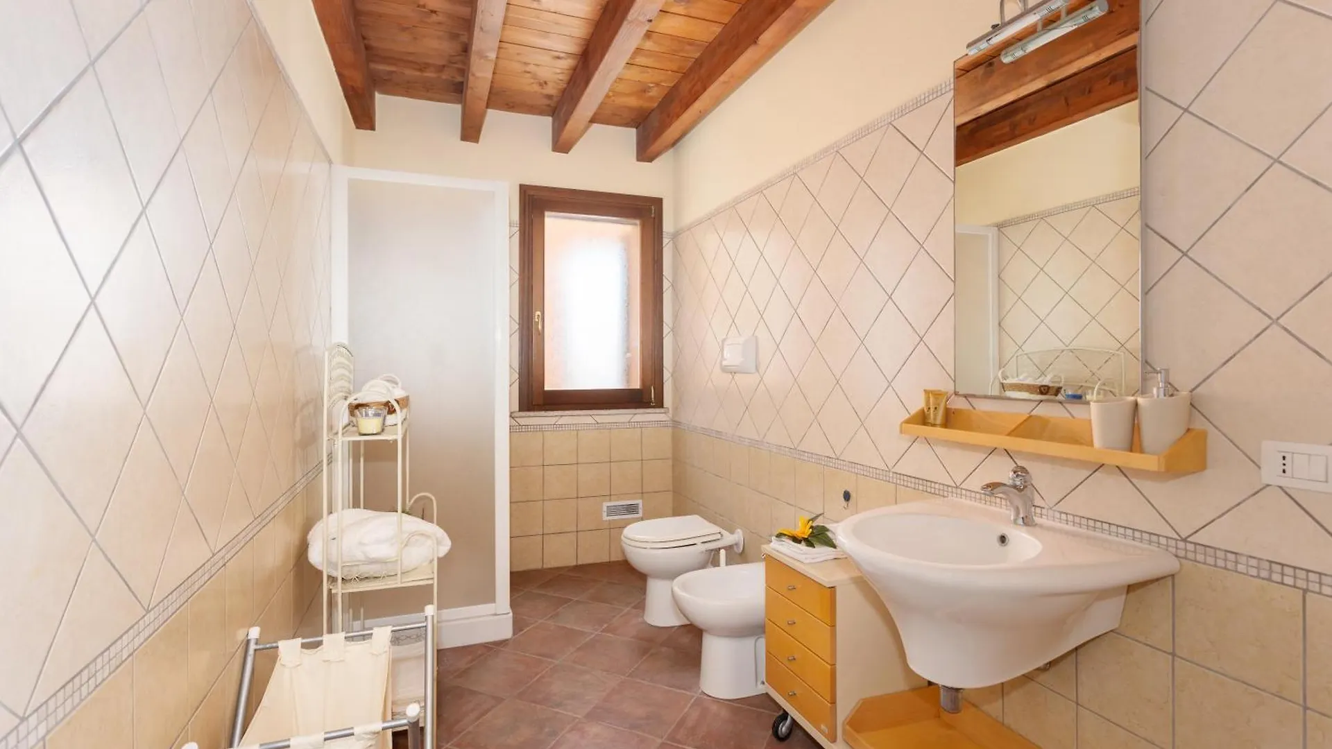 Sant'Antioco - Spazioso Appartamento Al Centro 0*,  Italy